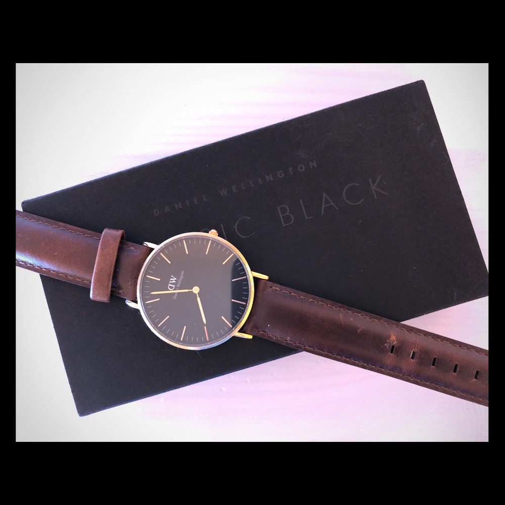 Daniel Wellington 36mm Classic Black (w/ 2 STRAPS)